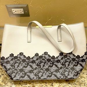 Tote purse for on the go.